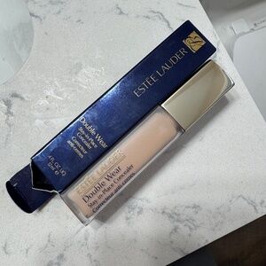 Double wear concealer